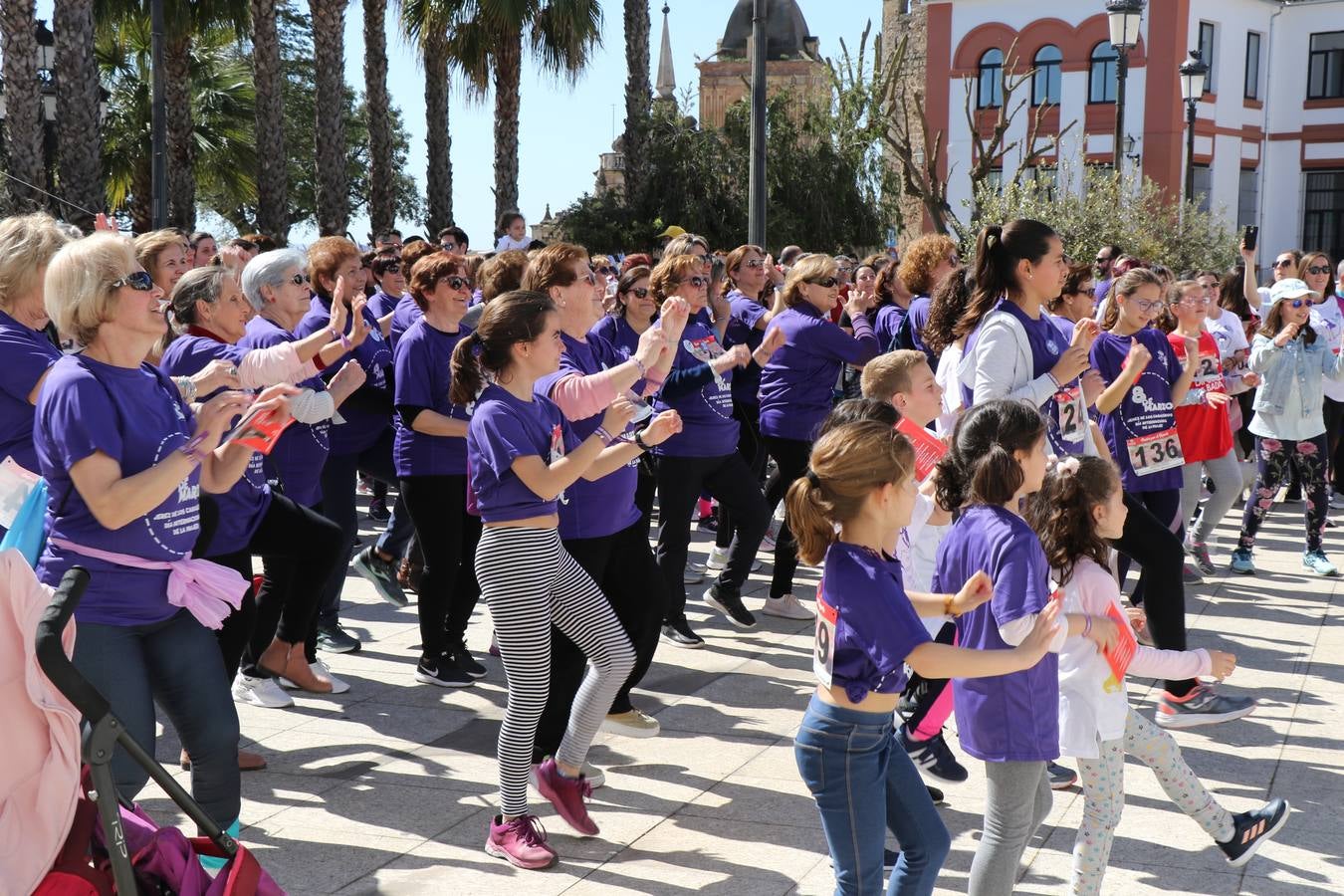 Participantes en la II Carrera de la Mujer.