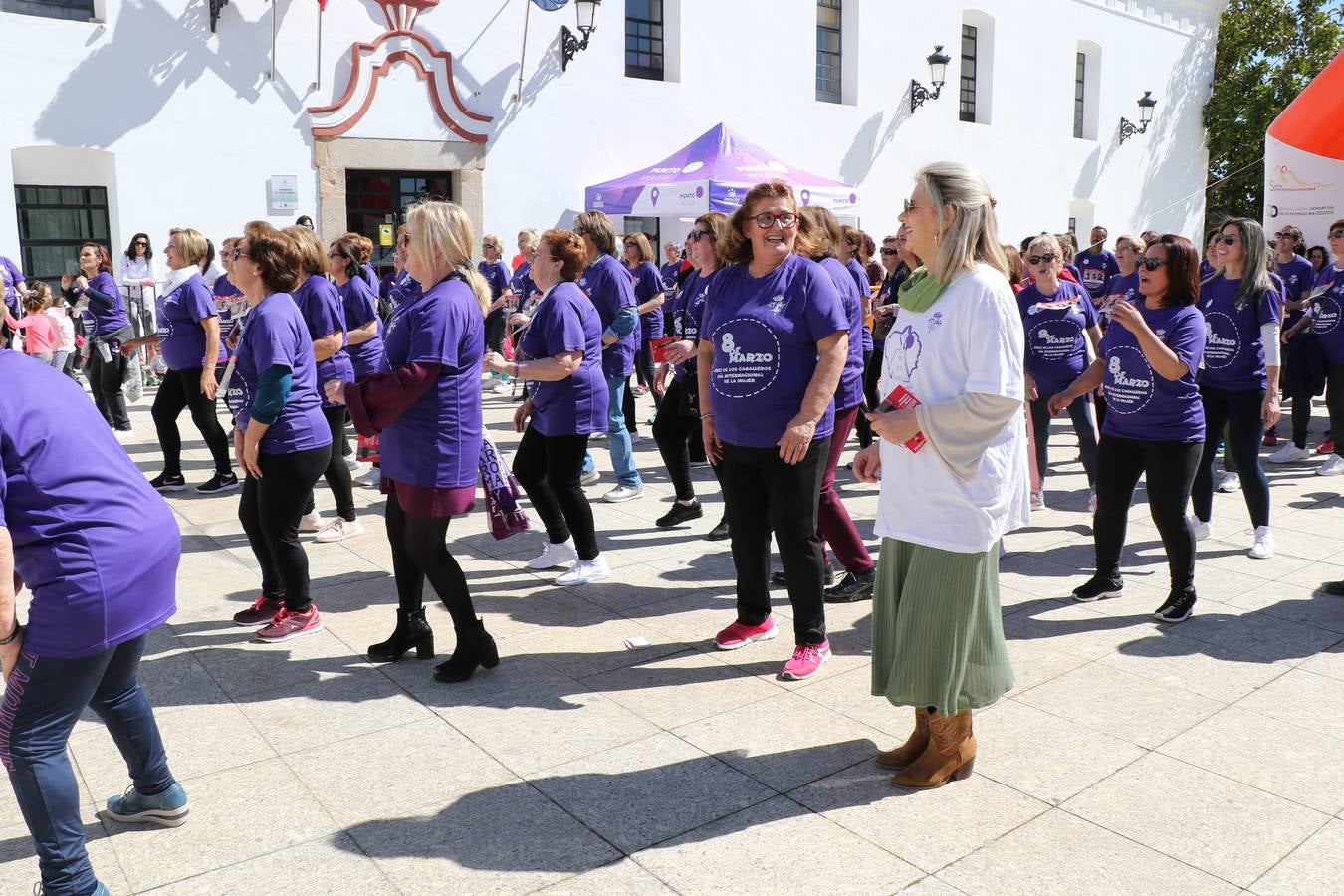Participantes en la II Carrera de la Mujer.