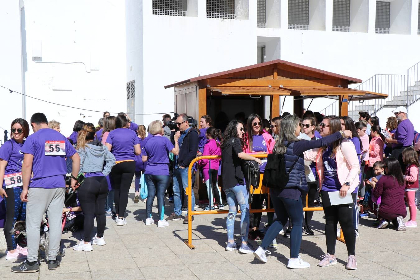 Participantes en la II Carrera de la Mujer.