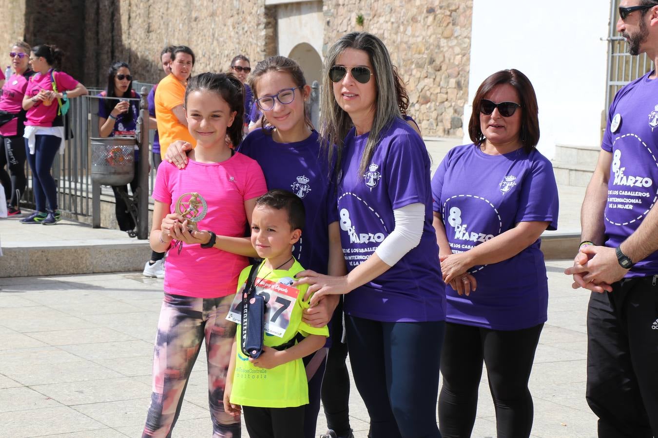 Participantes en la II Carrera de la Mujer.