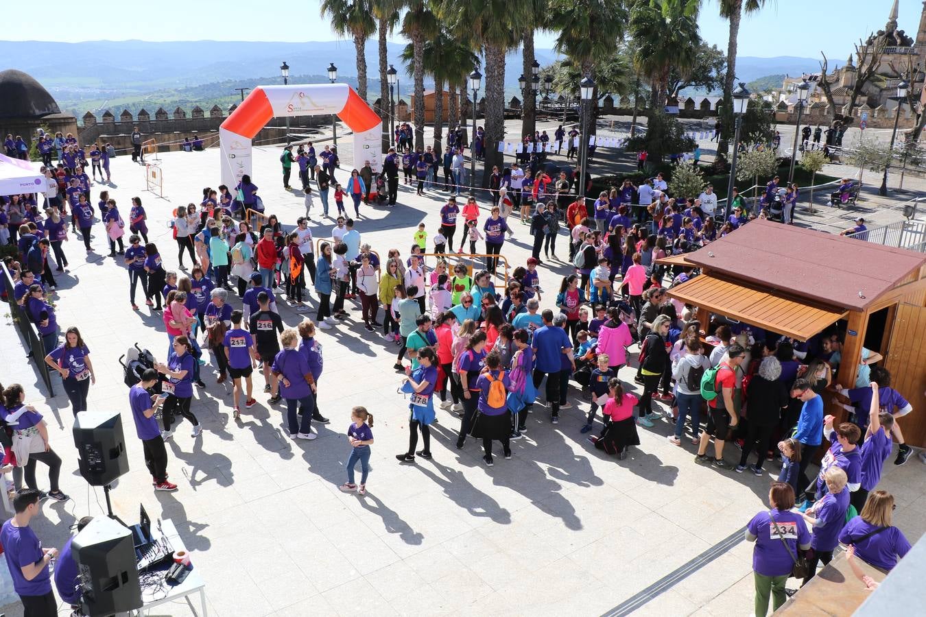 Participantes en la II Carrera de la Mujer.