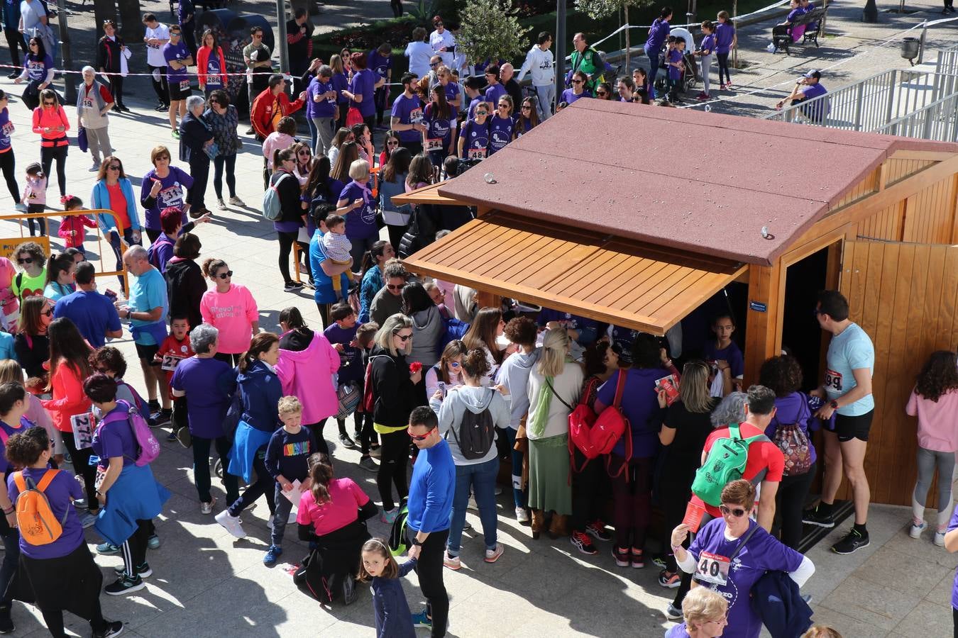 Participantes en la II Carrera de la Mujer.