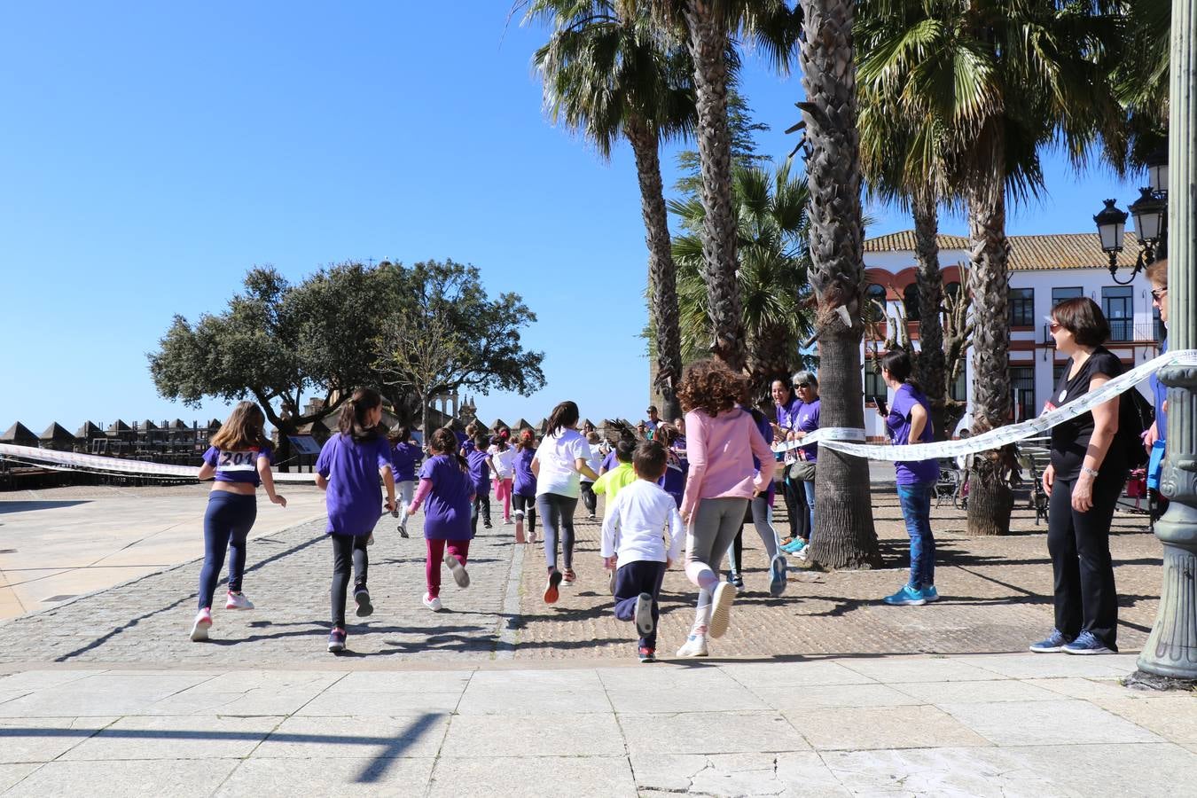 Participantes en la II Carrera de la Mujer.