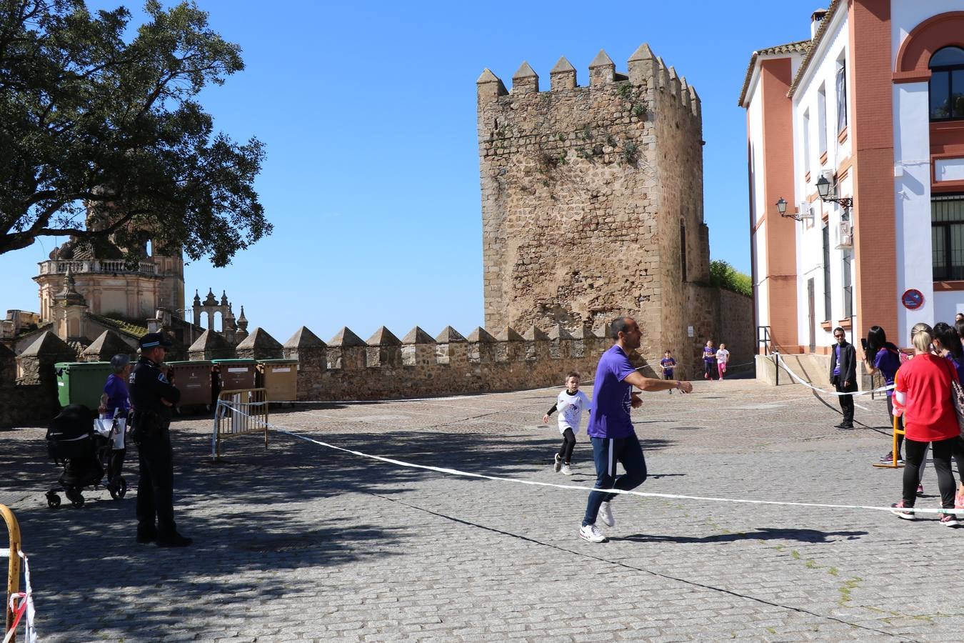 Participantes en la II Carrera de la Mujer.