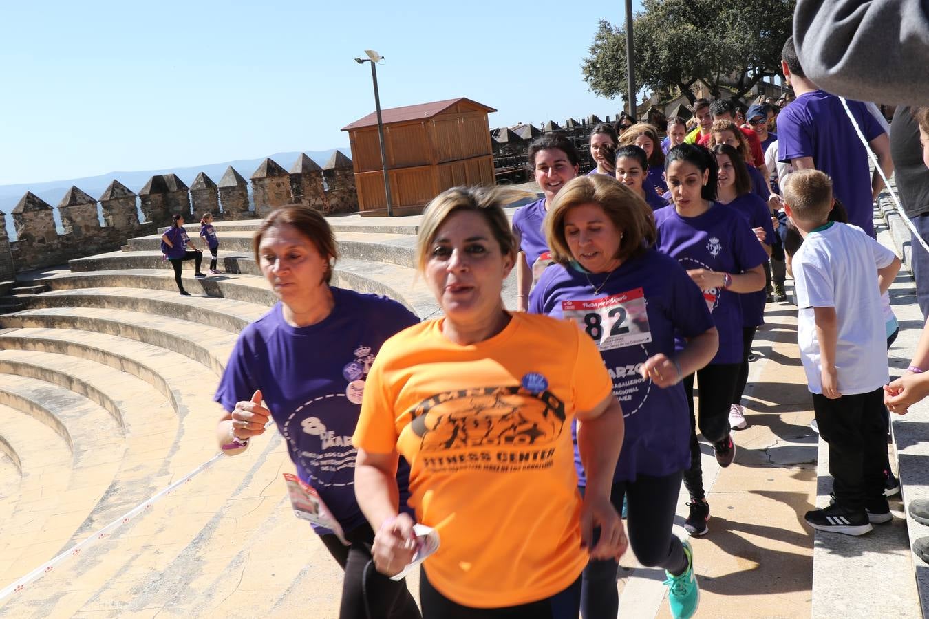 Participantes en la II Carrera de la Mujer.