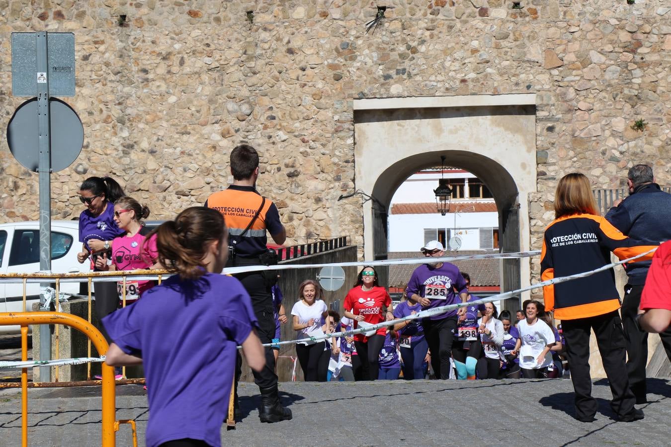 Participantes en la II Carrera de la Mujer.