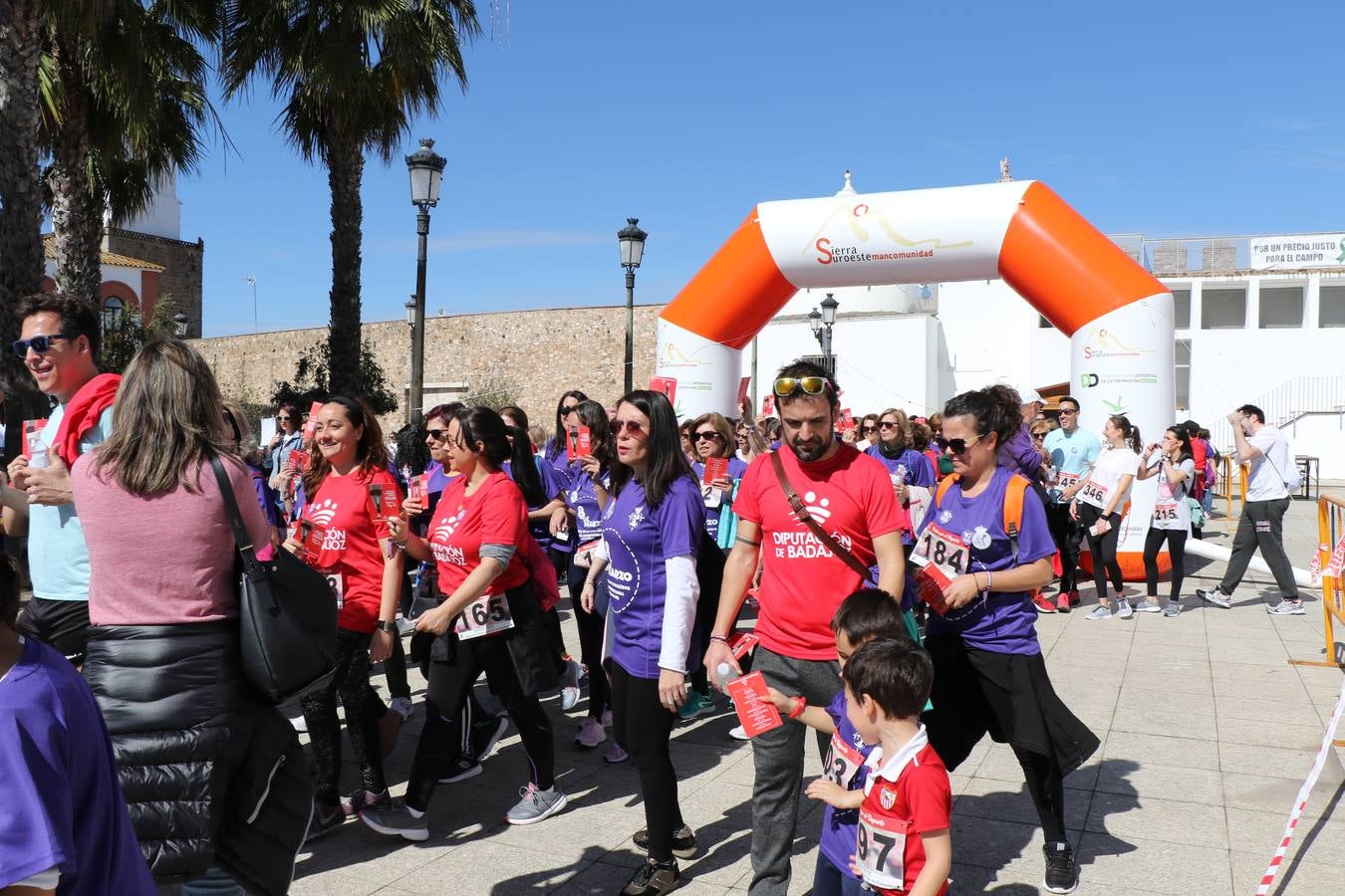 Participantes en la II Carrera de la Mujer.