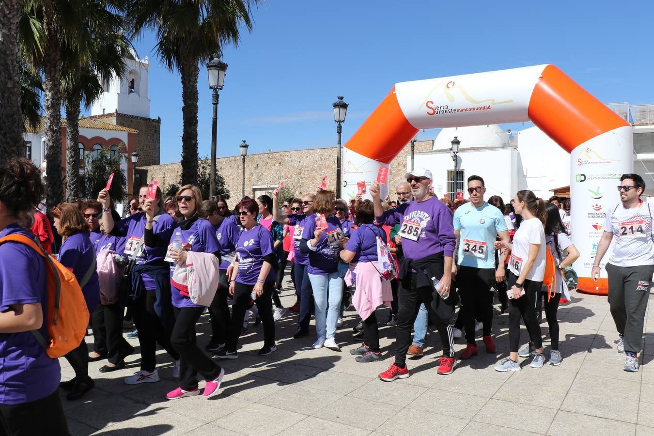 Participantes en la II Carrera de la Mujer.