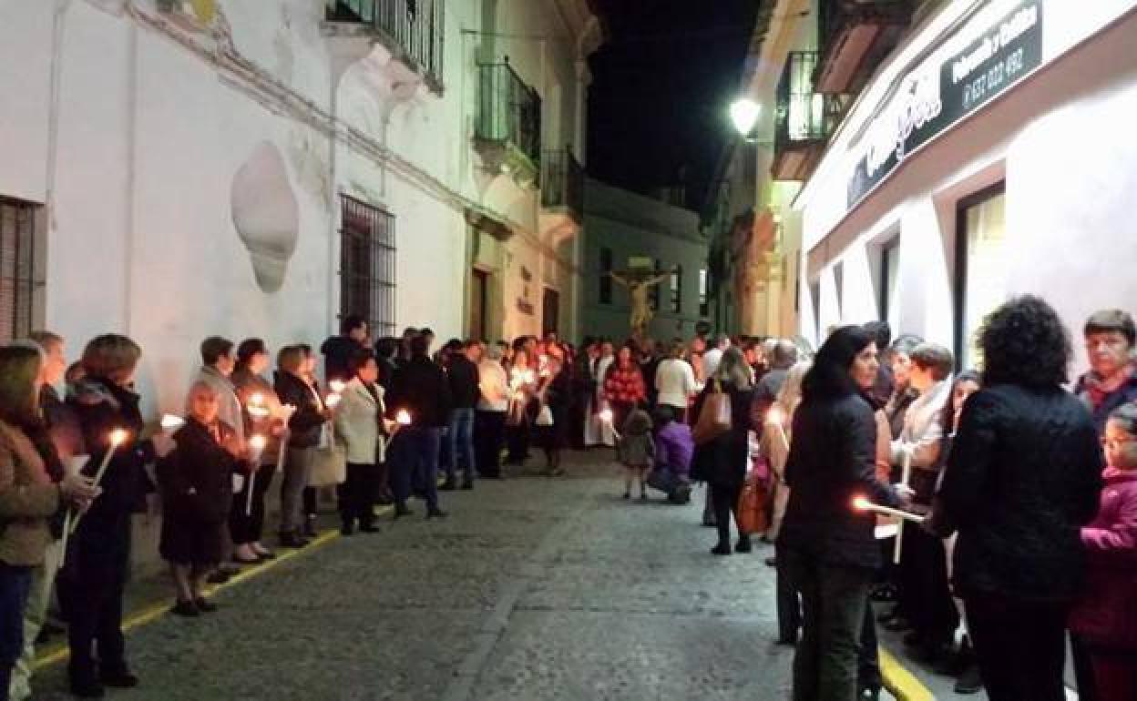La Hermandad de Penitentes ha suspendido el traslado de la imagen del Santísimo Cristo de la Vera Cruz, previsto para mañana.