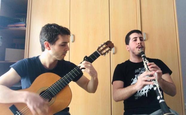 'Amaro Brothers'. 