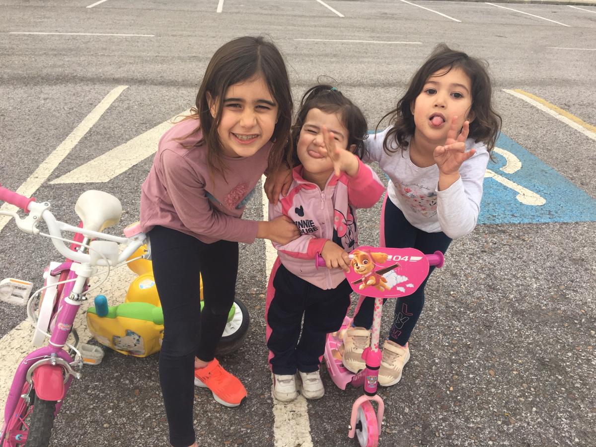 Con juguetes o sin ellos, todos han lucido una sonrisa, contentos por poder salir de casa.