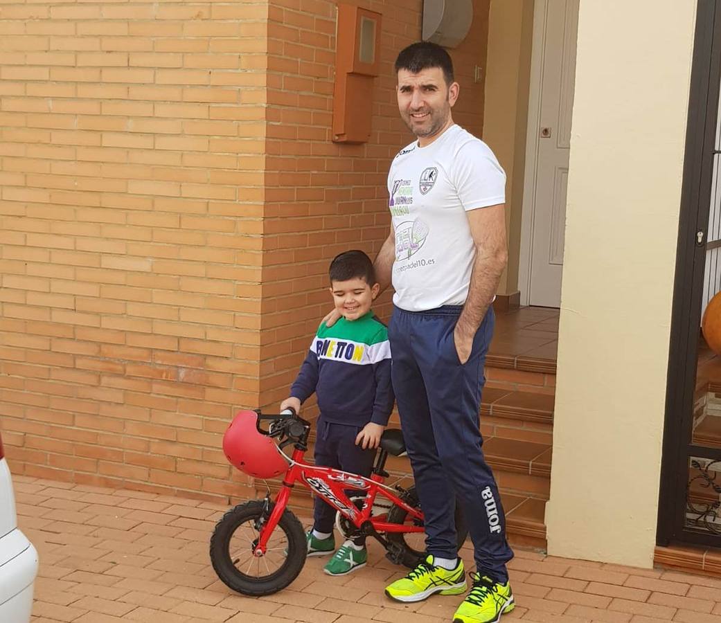 Con juguetes o sin ellos, todos han lucido una sonrisa, contentos por poder salir de casa.