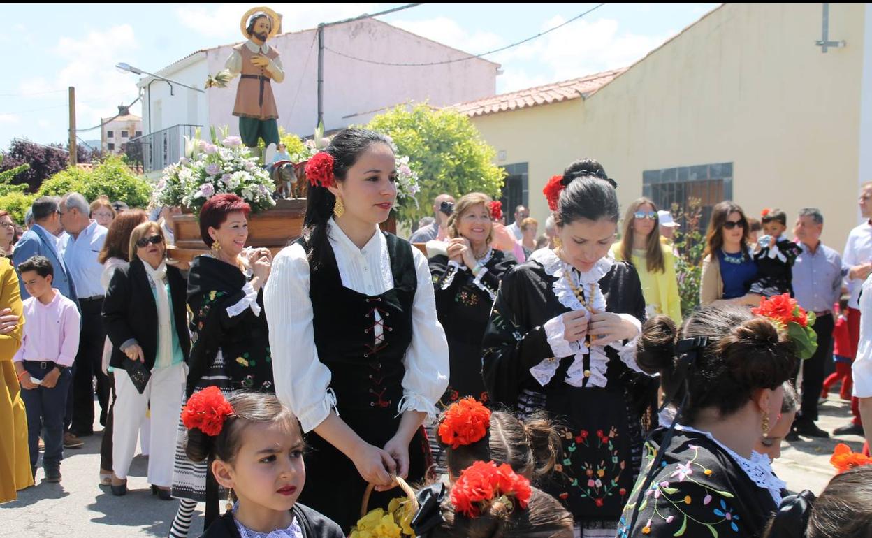 Felicidades a los vecinos de La Bazana en el día de su Patrón, San Isidro
