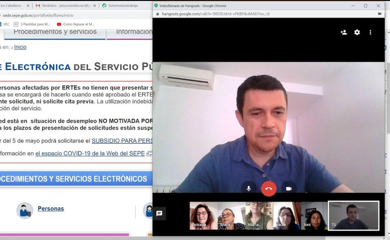 Durante la realización de otro taller online. 