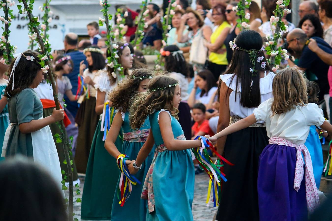 Escena de animación de calle en la fortaleza templaria.