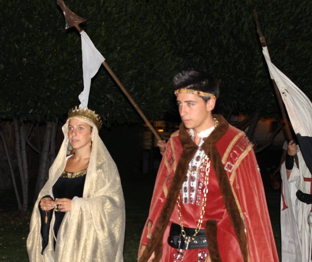 Escena de animación de calle en la fortaleza templaria.