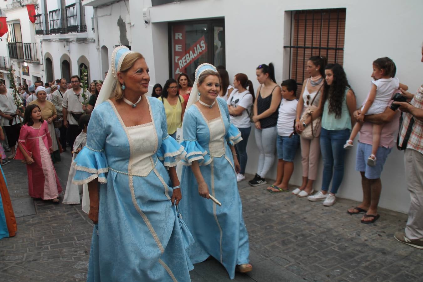 Escena de animación de calle en la fortaleza templaria.