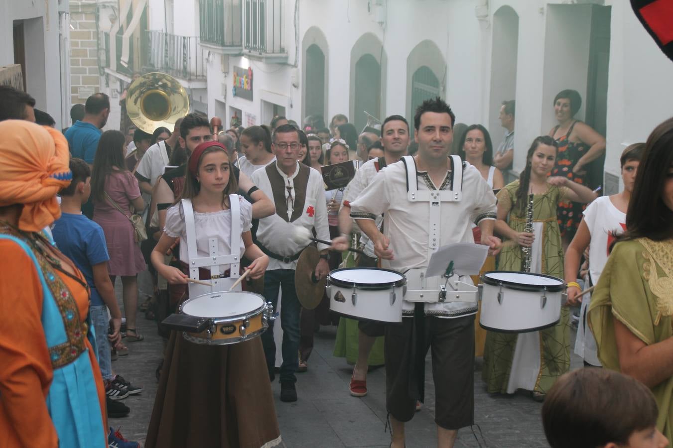 Escena de animación de calle en la fortaleza templaria.