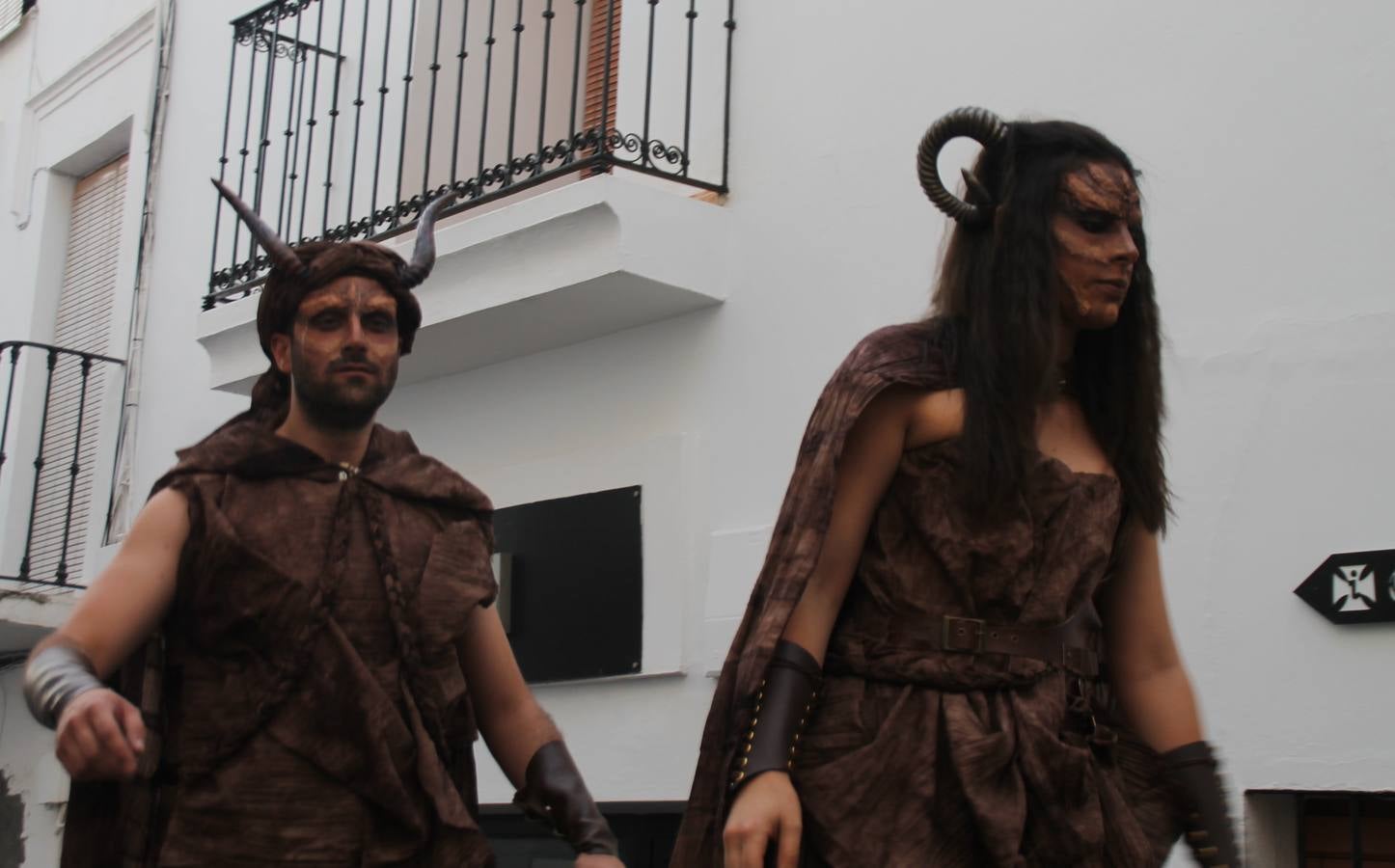 Escena de animación de calle en la fortaleza templaria.