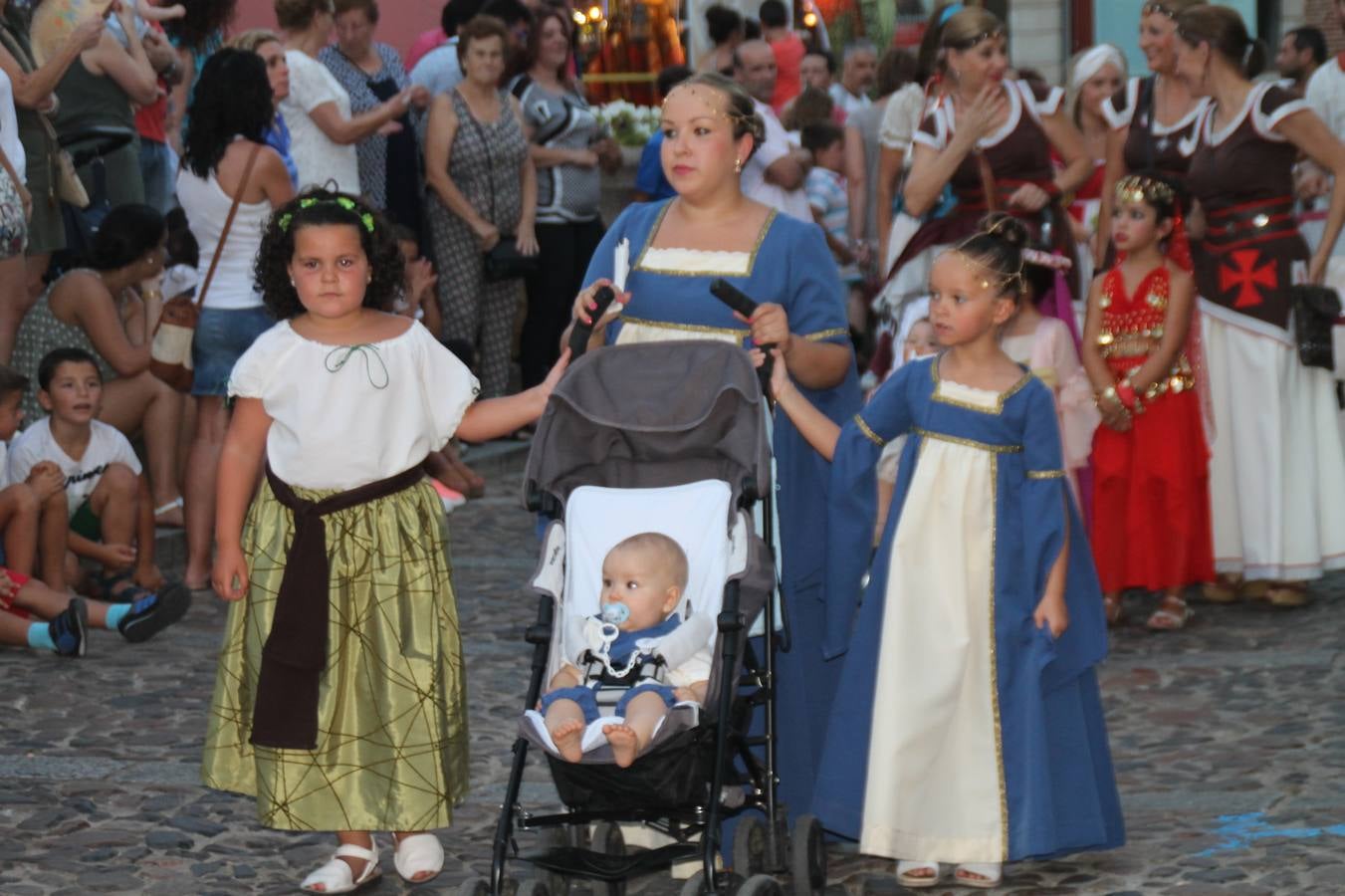 Escena de animación de calle en la fortaleza templaria.