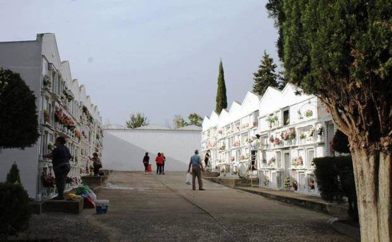 Aforo reducido y control de acceso en el cementerio por la festividad de Todos los Santos y Difuntos