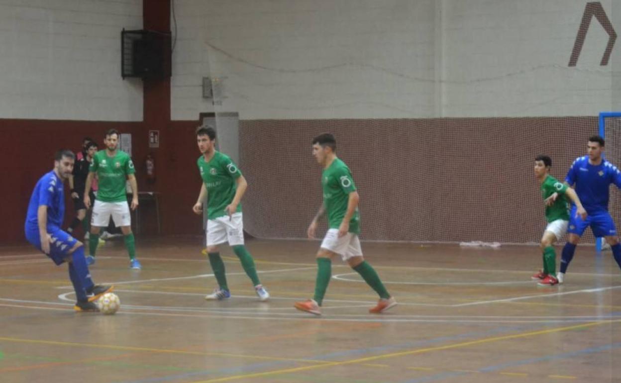 Durante el partido de la pasada jornada. 
