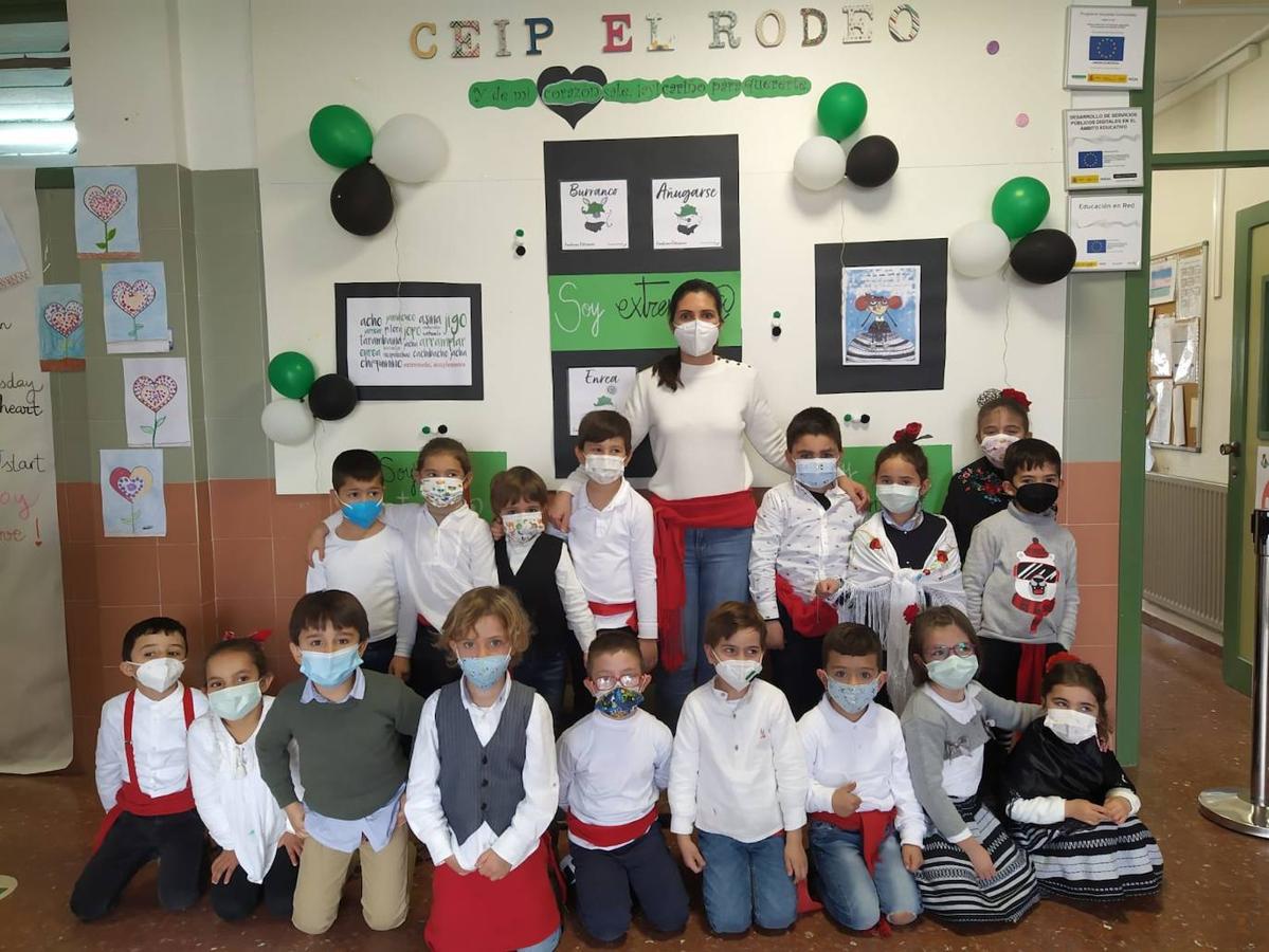 Fotos: Los centros educativos de Jerez y sus pedanías celebran el Día de Extremadura en la Escuela