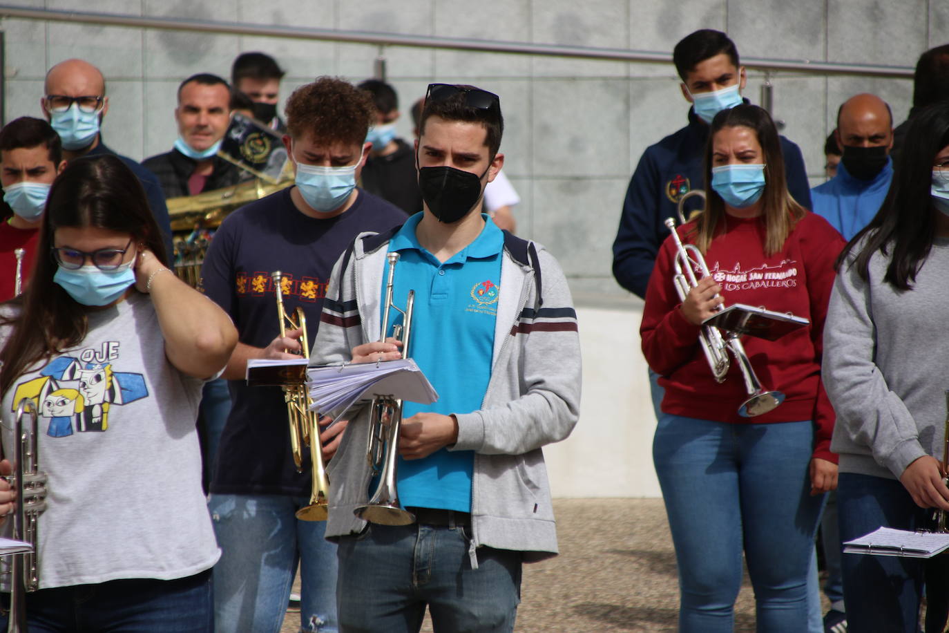 Fotos: Los sones cofrades resuenan con fervor y júbilo en el CEIP &#039;El Rodeo&#039;
