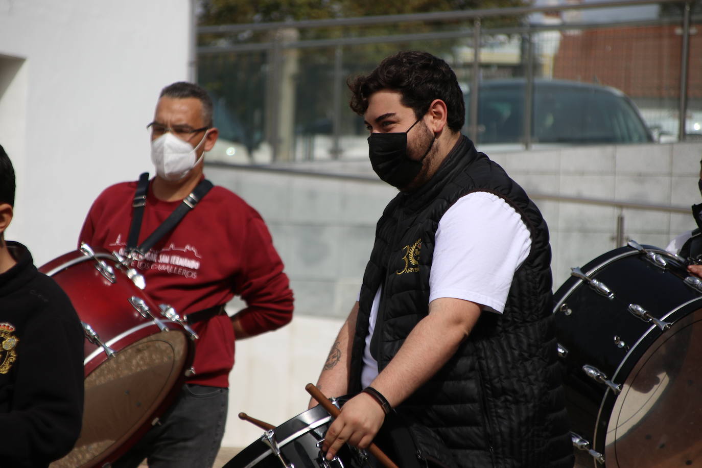 Fotos: Los sones cofrades resuenan con fervor y júbilo en el CEIP &#039;El Rodeo&#039;
