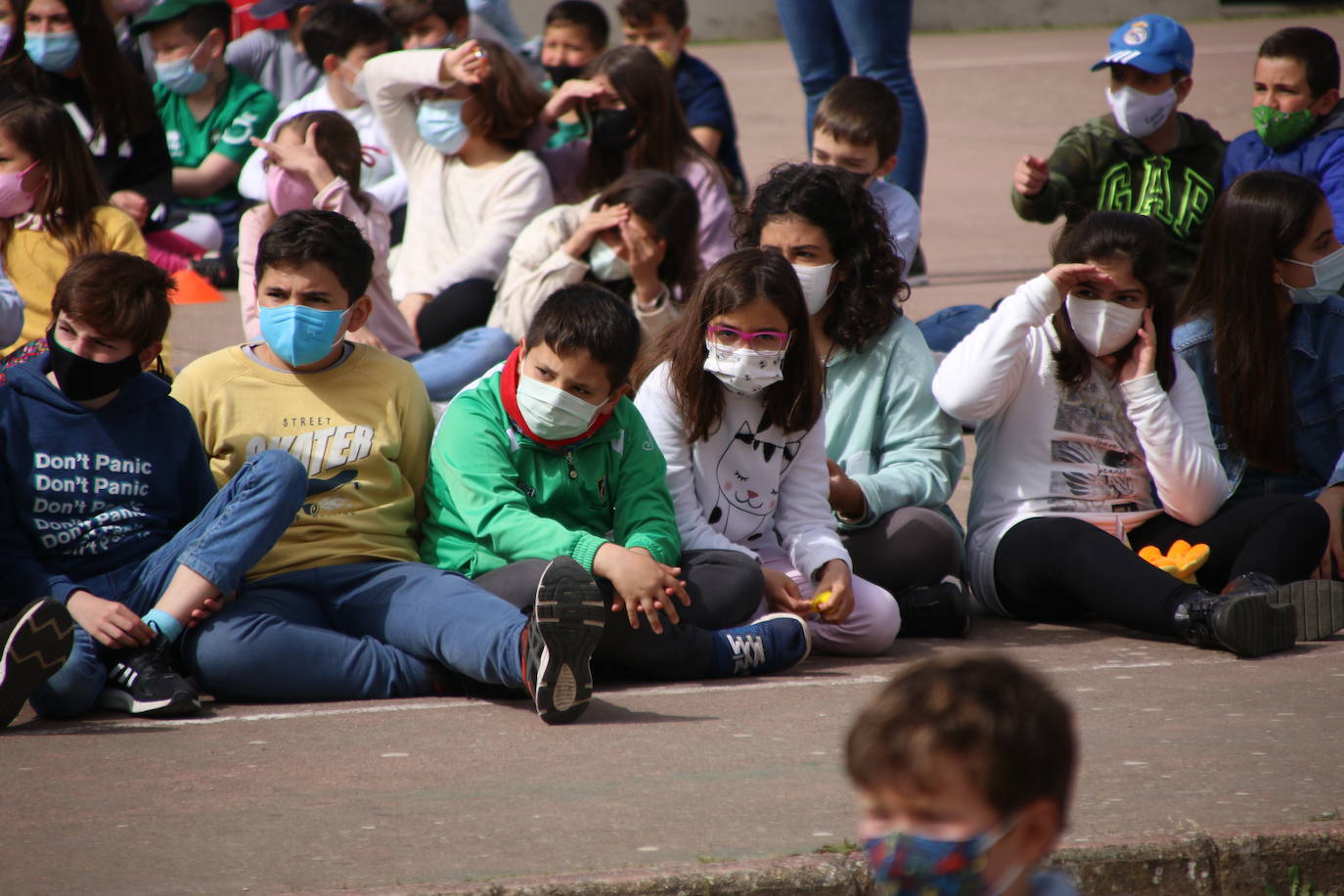 Fotos: Los sones cofrades resuenan con fervor y júbilo en el CEIP &#039;El Rodeo&#039;