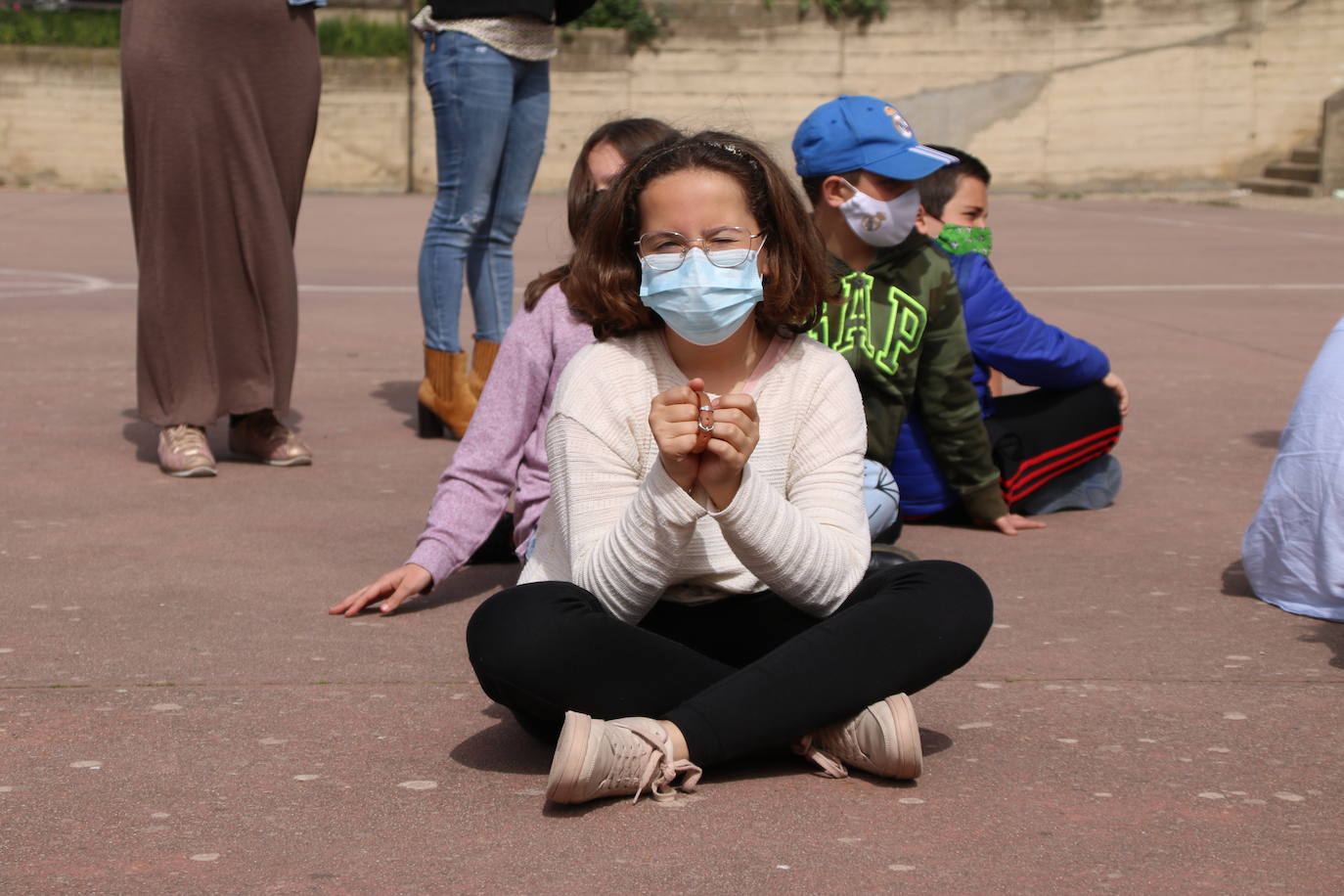 Fotos: Los sones cofrades resuenan con fervor y júbilo en el CEIP &#039;El Rodeo&#039;