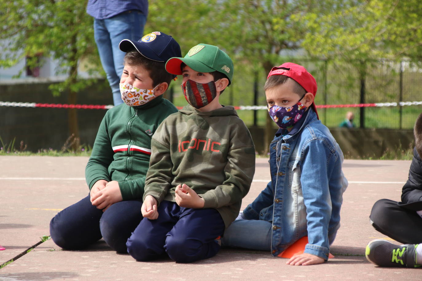 Fotos: Los sones cofrades resuenan con fervor y júbilo en el CEIP &#039;El Rodeo&#039;
