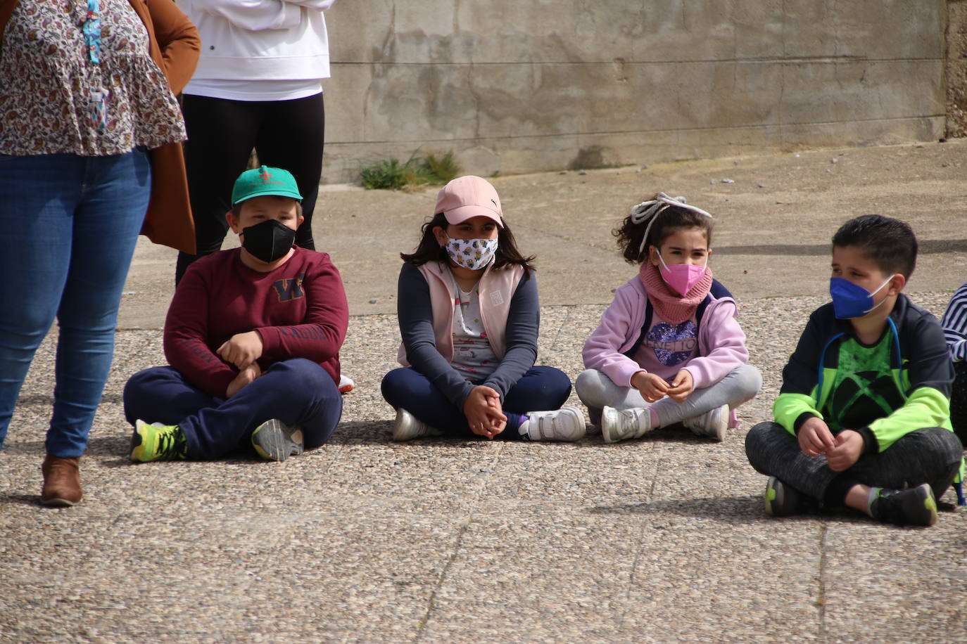 Fotos: Los sones cofrades resuenan con fervor y júbilo en el CEIP &#039;El Rodeo&#039;