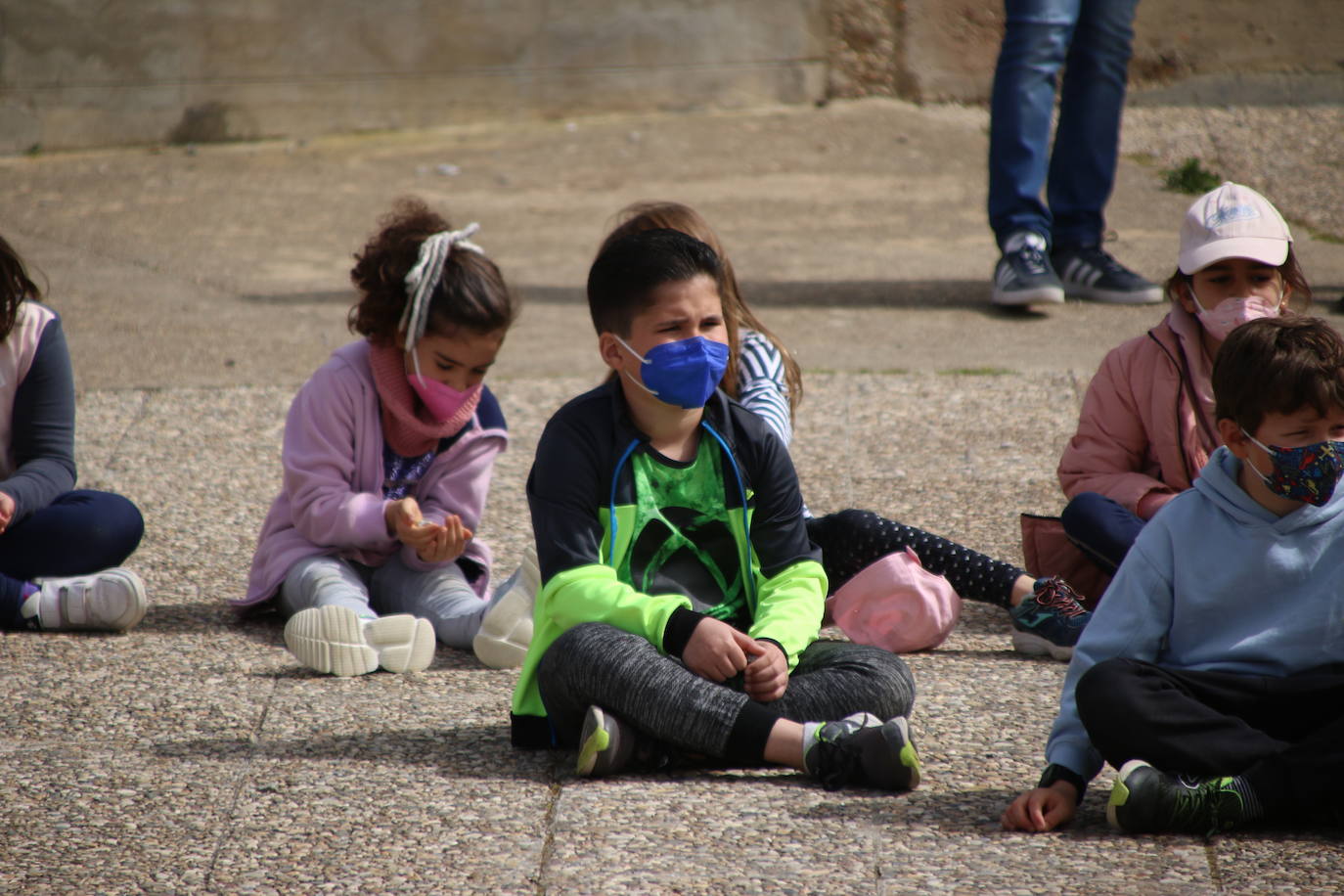 Fotos: Los sones cofrades resuenan con fervor y júbilo en el CEIP &#039;El Rodeo&#039;