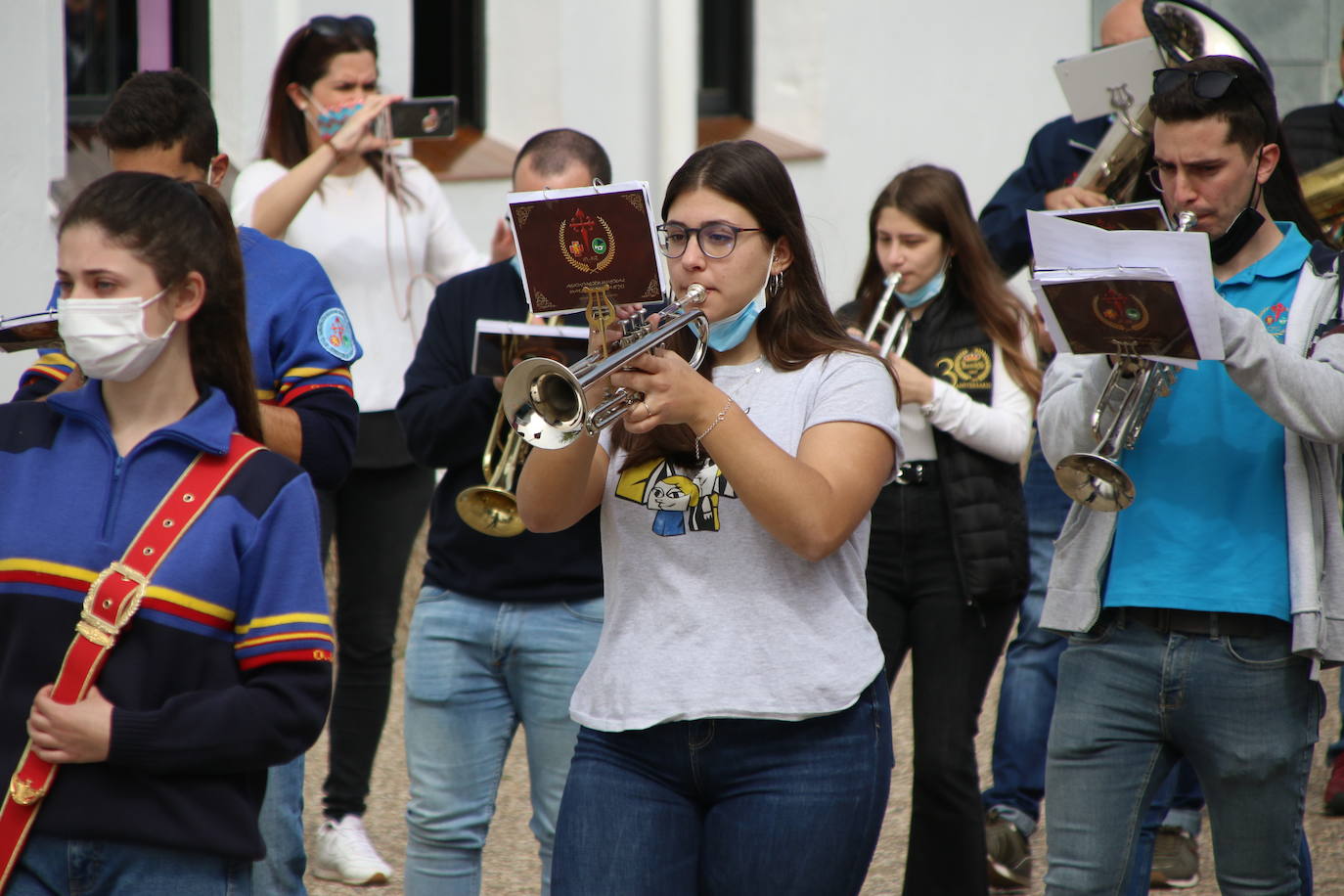 Fotos: Los sones cofrades resuenan con fervor y júbilo en el CEIP &#039;El Rodeo&#039;