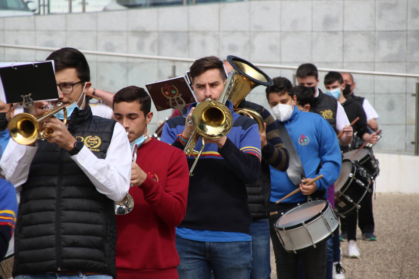 Fotos: Los sones cofrades resuenan con fervor y júbilo en el CEIP &#039;El Rodeo&#039;