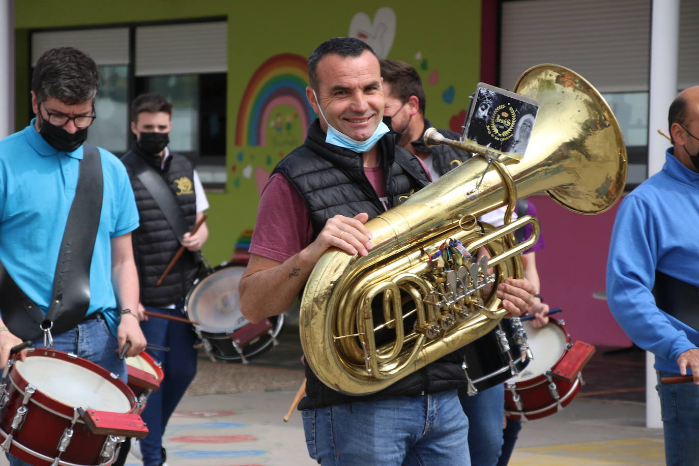 Fotos: Los sones cofrades resuenan con fervor y júbilo en el CEIP &#039;El Rodeo&#039;