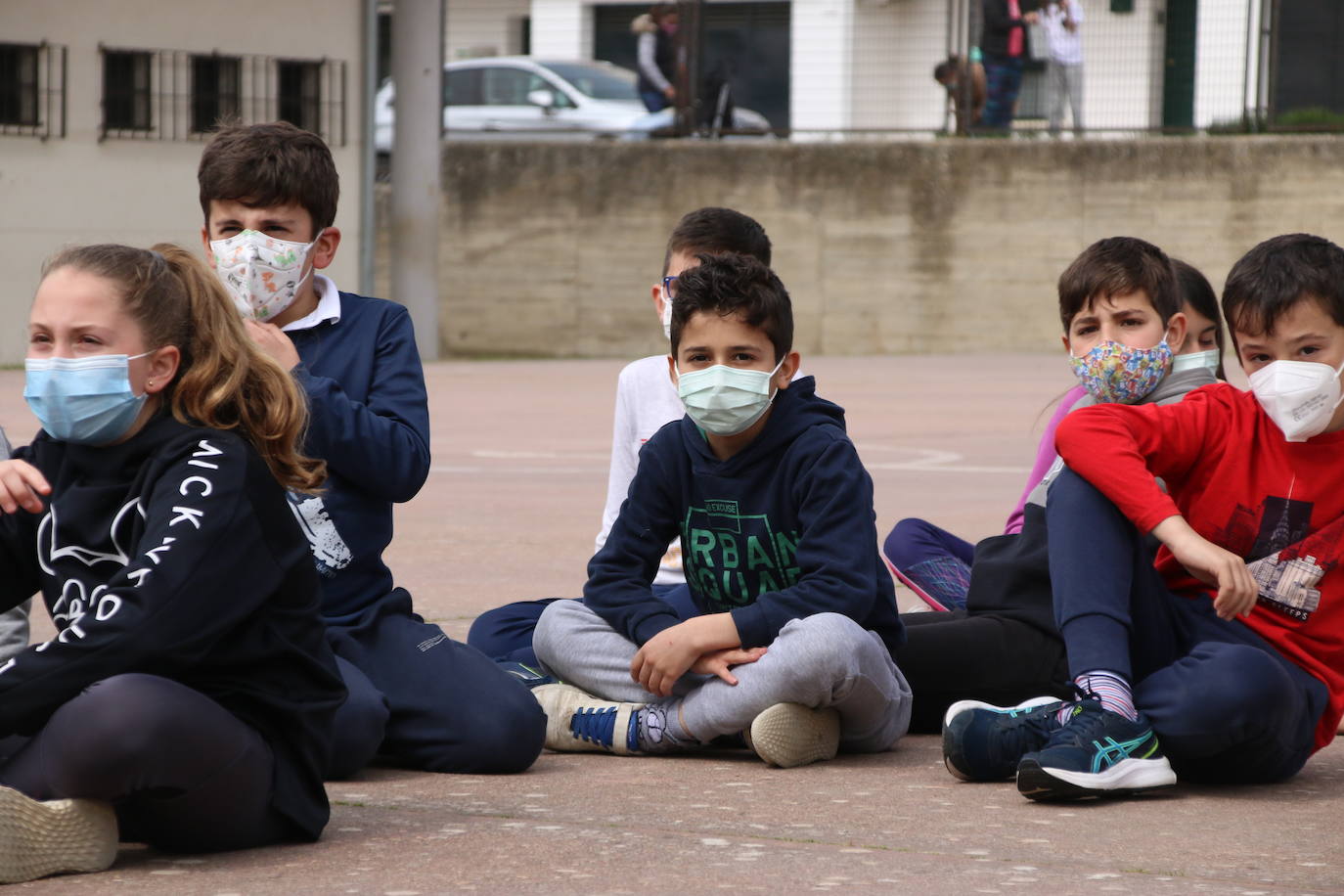 Fotos: Los sones cofrades resuenan con fervor y júbilo en el CEIP &#039;El Rodeo&#039;