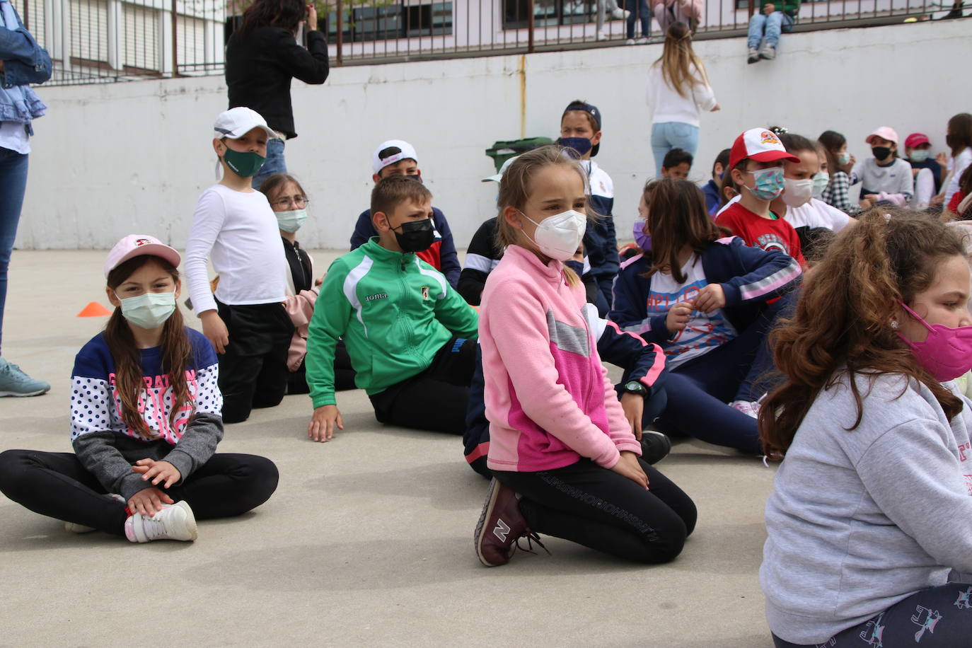 Fotos: Los sones cofrades resuenan con fervor y júbilo en el CEIP &#039;El Rodeo&#039;