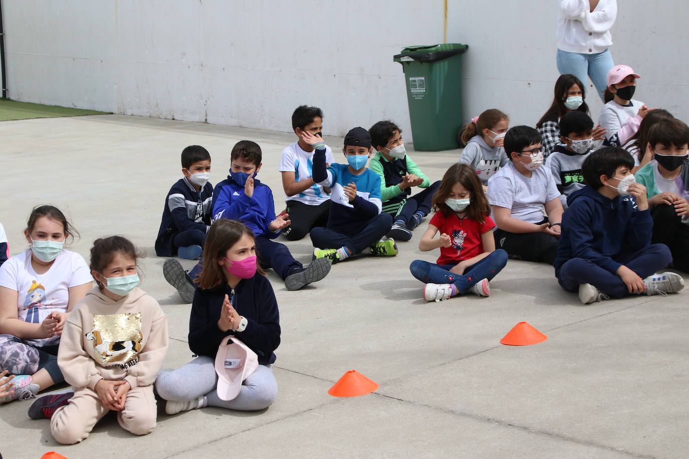 Fotos: Los sones cofrades resuenan con fervor y júbilo en el CEIP &#039;El Rodeo&#039;