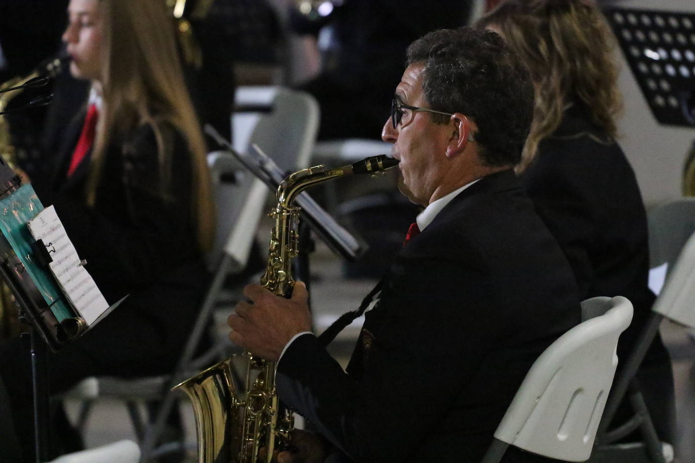Fotos: La Plaza de la Alcazaba acoge varios conciertos de bandas con un fin solidario