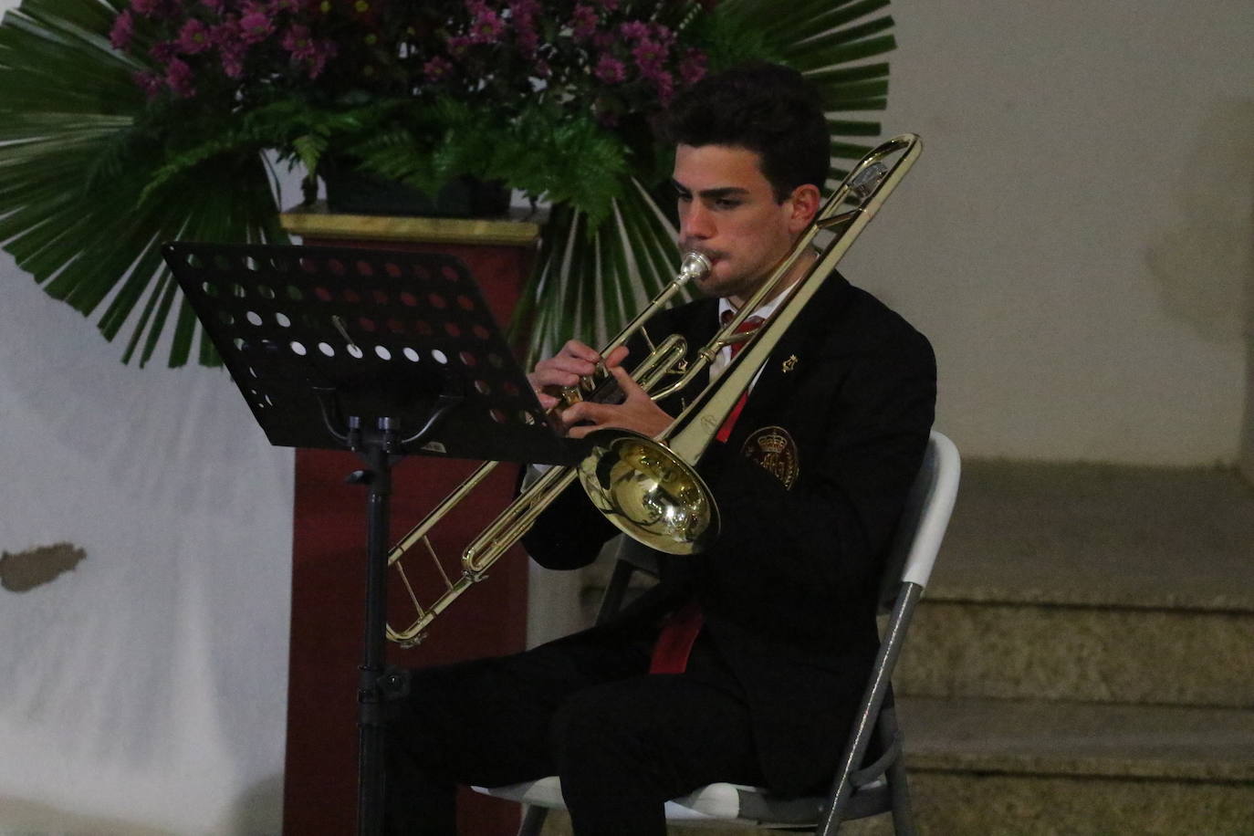 Fotos: La Plaza de la Alcazaba acoge varios conciertos de bandas con un fin solidario