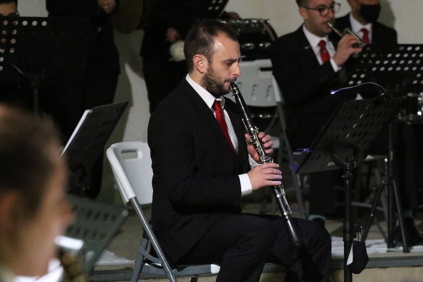Fotos: La Plaza de la Alcazaba acoge varios conciertos de bandas con un fin solidario