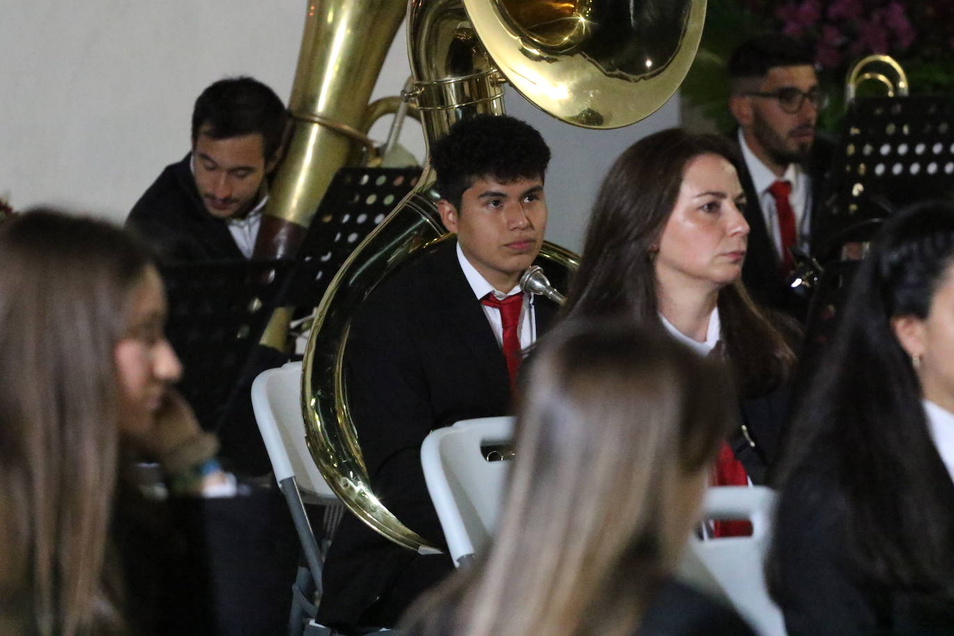 Fotos: La Plaza de la Alcazaba acoge varios conciertos de bandas con un fin solidario