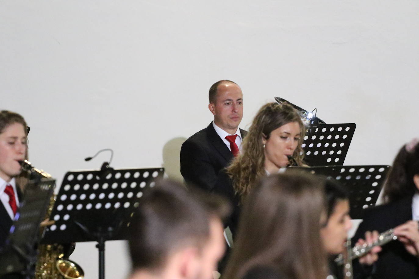 Fotos: La Plaza de la Alcazaba acoge varios conciertos de bandas con un fin solidario