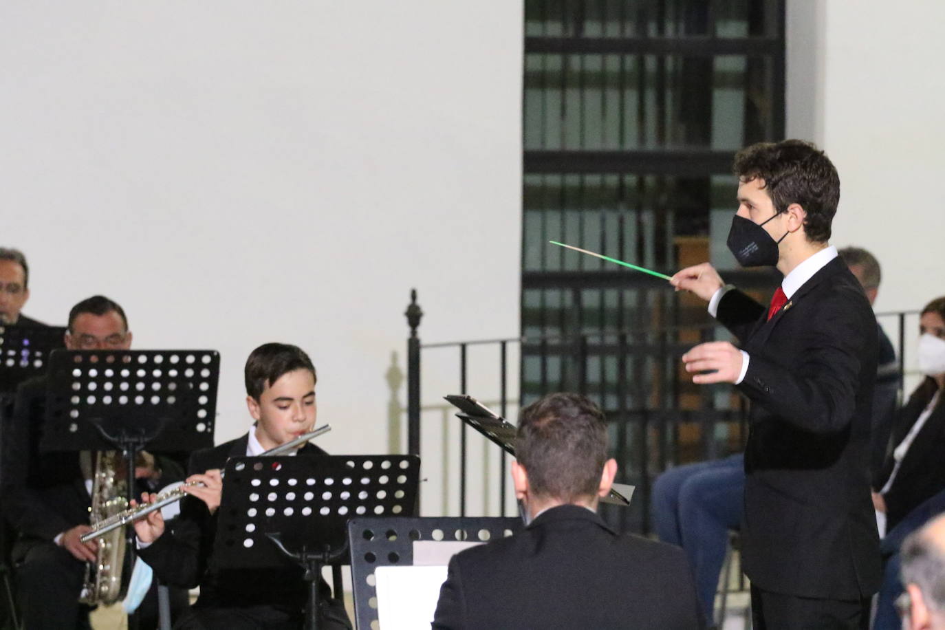 Fotos: La Plaza de la Alcazaba acoge varios conciertos de bandas con un fin solidario