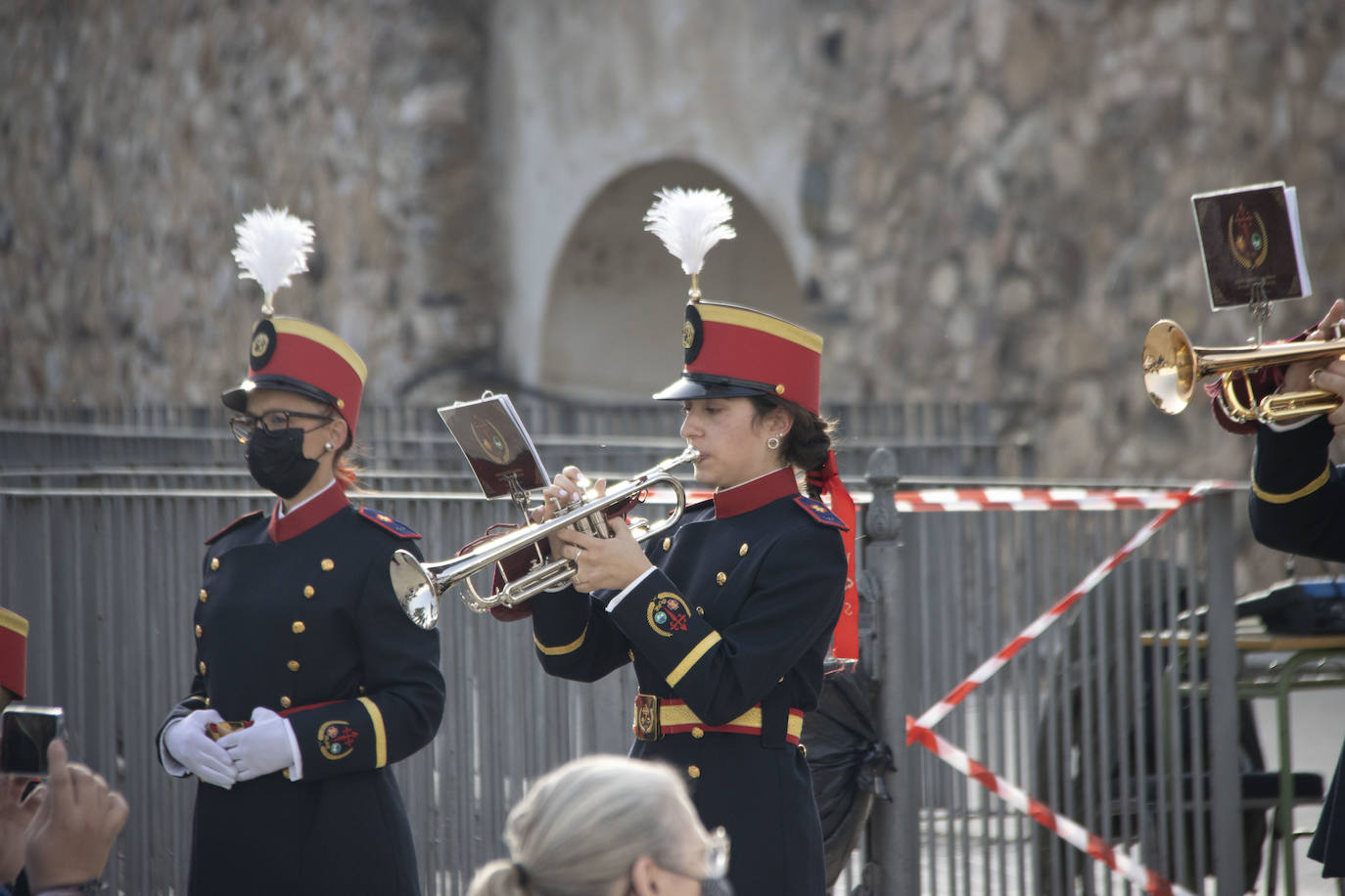 Fotos: La Plaza de la Alcazaba acoge varios conciertos de bandas con un fin solidario