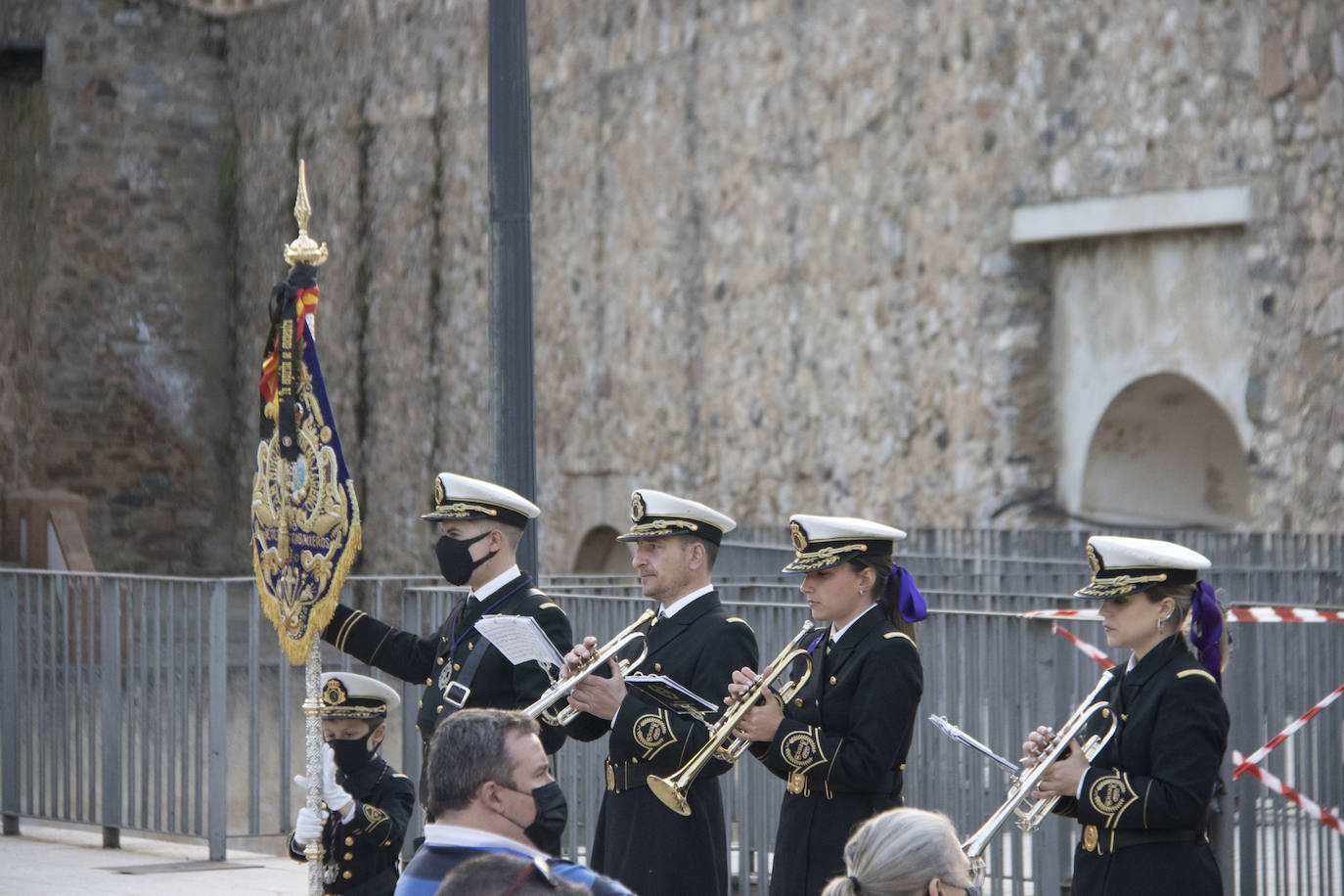 Fotos: La Plaza de la Alcazaba acoge varios conciertos de bandas con un fin solidario