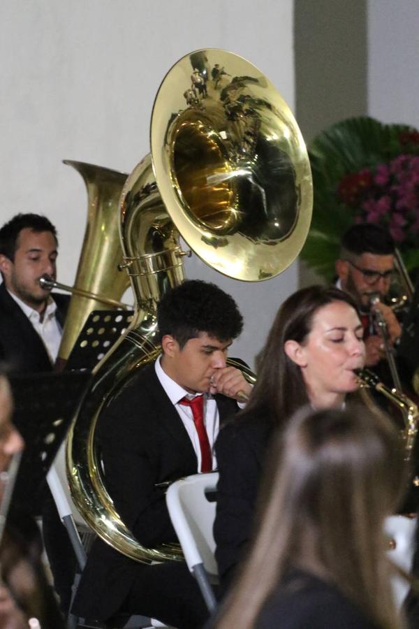 Fotos: La Plaza de la Alcazaba acoge varios conciertos de bandas con un fin solidario