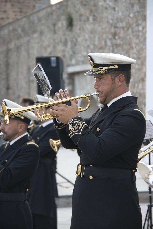 Fotos: La Plaza de la Alcazaba acoge varios conciertos de bandas con un fin solidario
